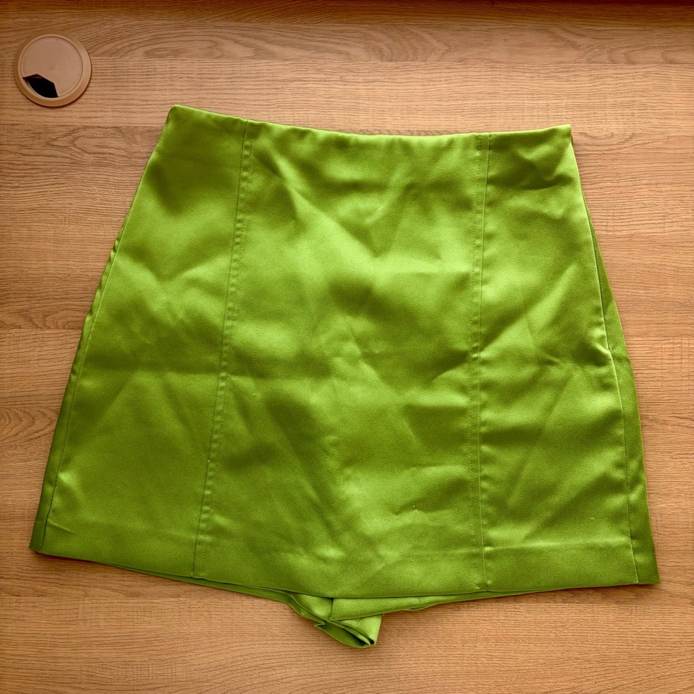 Zara Women Bright Olive Green Satin Skort Size Small